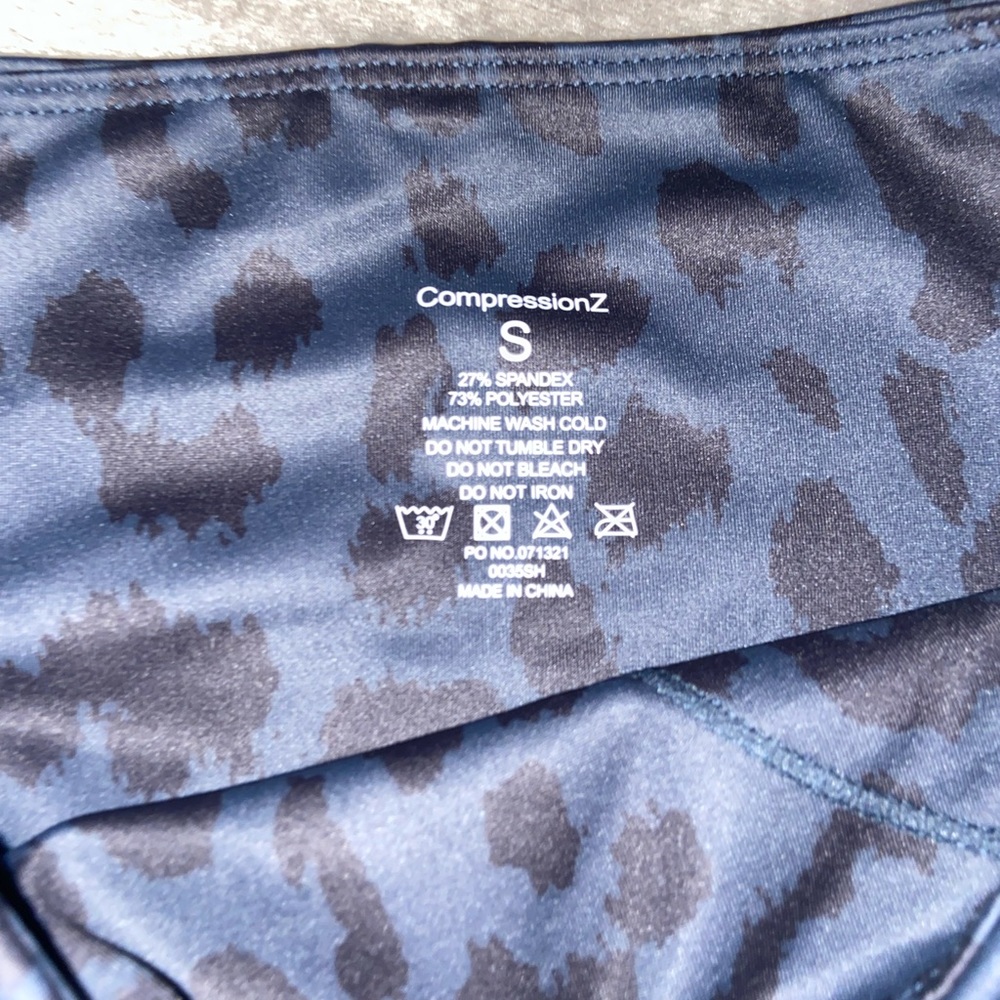 Compression Z Leggings - Picture 3 of 3